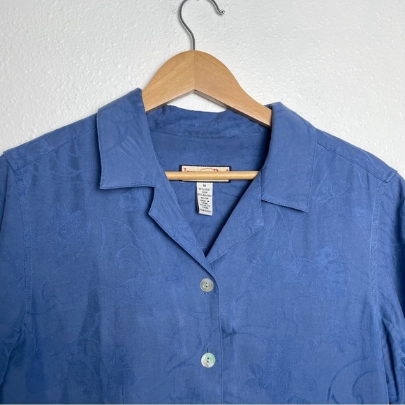 Jamaica Bay Blue Floral Button Down T-Shirt Silk Blend Sz. Medium - Picture 9 of 9